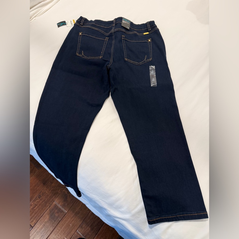 INC International Concepts Dark Blue Women's Curvy Fit Crop Denim size 14 - Picture 2 of 6